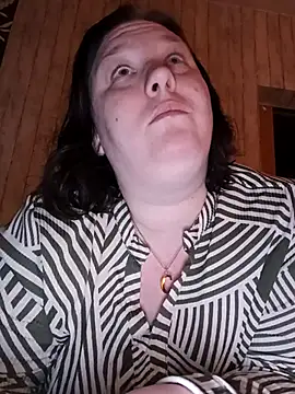 Feuchtekitty92xh online show from 26, 11, 2025