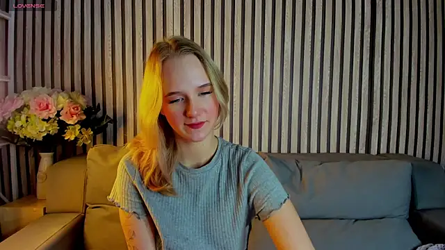 Casey Sweeet online show from 19, 10, 2025