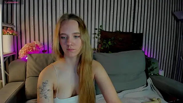 Casey Sweeet online show from 19, 3, 2026