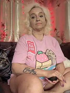 Snapshot of SquirtMilf00 chatting on 29, 1, 2025 SquirtMilf00 online show from 29, 1, 2025