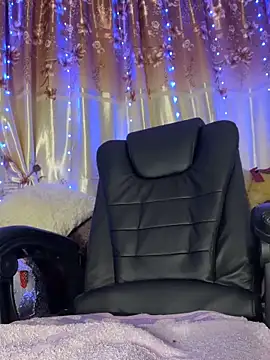 Snapshot of SquirtMilf00 chatting on 8, 2, 2025 SquirtMilf00 online show from 8, 2, 2025