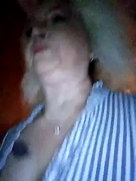 Snapshot of SquirtMilf00 chatting on 7, 3, 2025 SquirtMilf00 online show from 7, 3, 2025