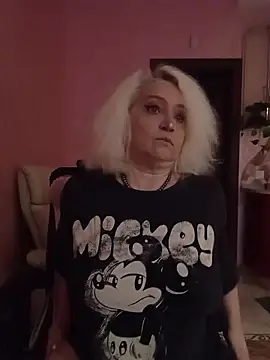 Snapshot of SquirtMilf00 chatting on 22, 9, 2025 SquirtMilf00 online show from 22, 9, 2025