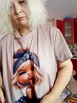 Snapshot of SquirtMilf00 chatting on 24, 10, 2025 SquirtMilf00 online show from 24, 10, 2025