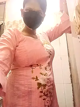 Snapshot of varnika chatting on 9, 9, 2025 varnika online show from 9, 9, 2025