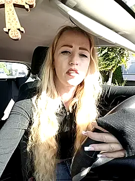 DeeA Blondy online show from 14, 9, 2025