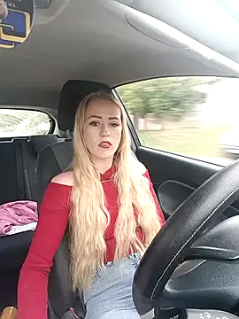 DeeA Blondy online show from 3, 10, 2025