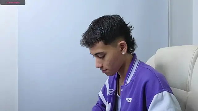 yulian vasquez online show from 15, 9, 2025