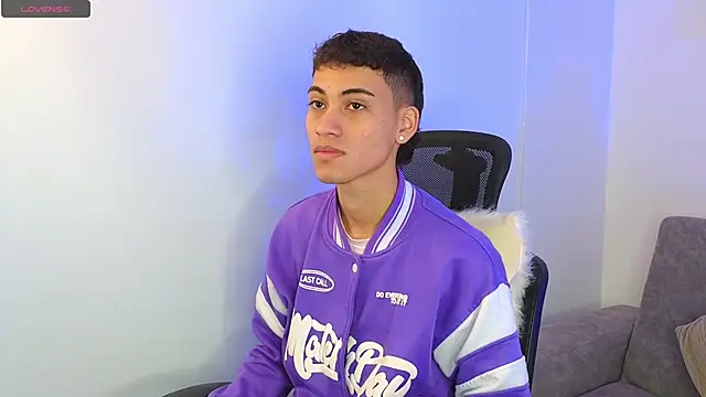 yulian vasquez online show from 2, 10, 2025