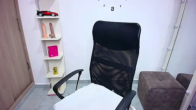 sharlottxl online show from 10, 3, 2026