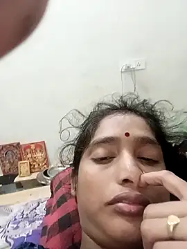 Snapshot of Guriya0076 chatting on 18, 11, 2025 Guriya0076 online show from 18, 11, 2025