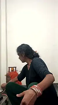 Snapshot of Guriya0076 chatting on 24, 11, 2025 Guriya0076 online show from 24, 11, 2025