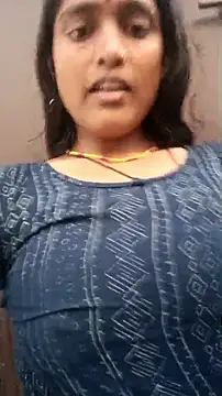 Snapshot of Guriya0076 chatting on 2, 12, 2025 Guriya0076 online show from 2, 12, 2025