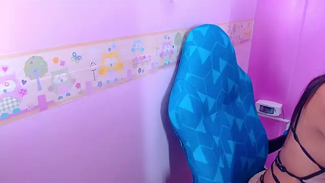 Snapshot of EMMA_ROGGER chatting on 11, 9, 2025 EMMA ROGGER online show from 11, 9, 2025