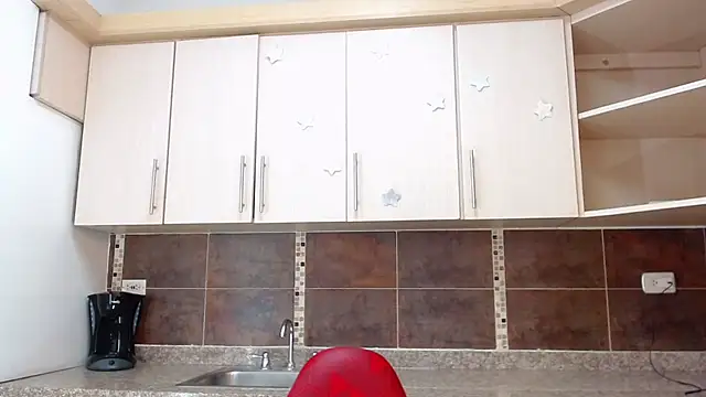 Snapshot of EMMA_ROGGER chatting on 15, 10, 2025 EMMA ROGGER online show from 15, 10, 2025