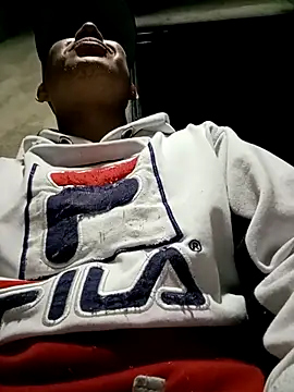 Snapshot of GaaraDiaz chatting on 19, 10, 2025 GaaraDiaz online show from 19, 10, 2025