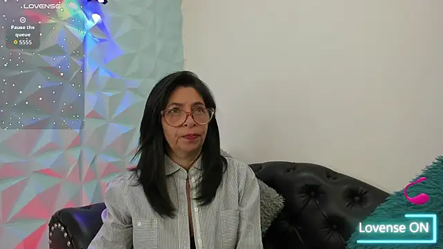 SabinaDeluxe cg online show from 10, 10, 2025