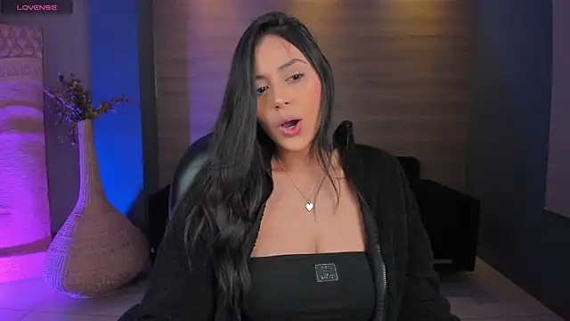 AmbarJames  online show from 17, 12, 2025