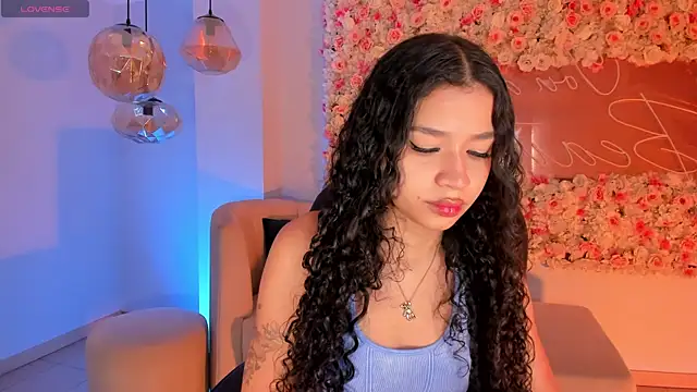 Snapshot of SophieHouston_ chatting on 3, 10, 2025 SophieHouston online show from 3, 10, 2025