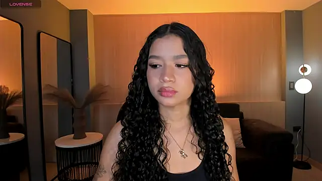 Snapshot of SophieHouston_ chatting on 4, 10, 2025 SophieHouston online show from 4, 10, 2025