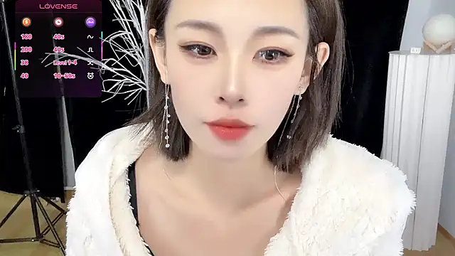 xiaoyue8888 online show from 25, 10, 2025