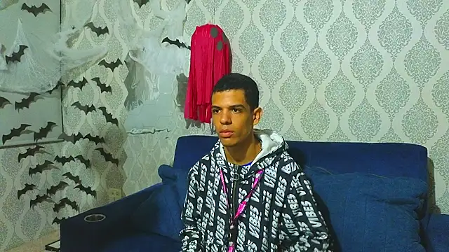 Hotcouple 222 online show from 18, 10, 2025