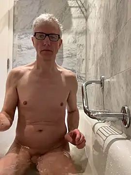 Snapshot of SexyLeon8 chatting on 13, 2, 2025 SexyLeon8 online show from 13, 2, 2025