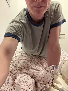 Snapshot of SexyLeon8 chatting on 18, 3, 2025 SexyLeon8 online show from 18, 3, 2025