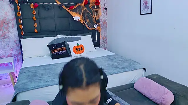 Becca Grims online show from 29, 10, 2025