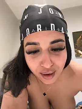 Snapshot of LilMisIndianx chatting on 14, 10, 2025 LilMisIndianx online show from 14, 10, 2025