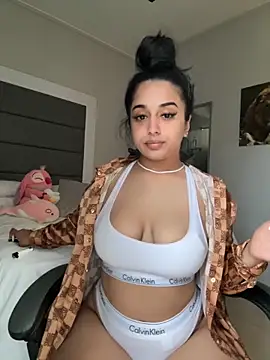 Snapshot of LilMisIndianx chatting on 1, 2, 2026 LilMisIndianx online show from 1, 2, 2026