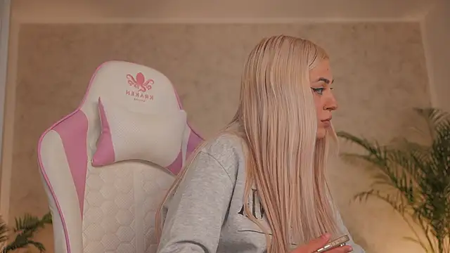 daisyblushh online show from 12, 3, 2026