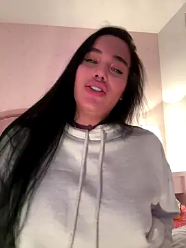 Bella  Wood online show from 12, 10, 2025