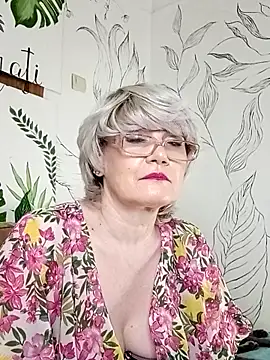 Snapshot of Catty_Lady chatting on 8, 5, 2026 Catty Lady online show from 8, 5, 2026