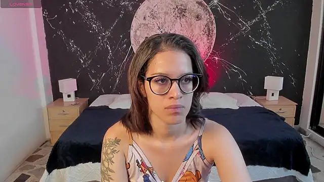 Snapshot of ZoeWestt chatting on 15, 9, 2025 ZoeWestt online show from 15, 9, 2025