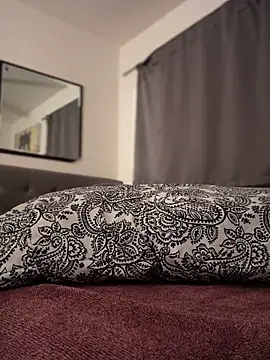 Snapshot of himNIGuys chatting on 25, 11, 2025 himNIGuys online show from 25, 11, 2025