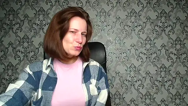 Kelly Kisss online show from 20, 12, 2025