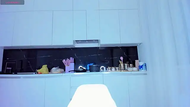 Snapshot of nana_le chatting on 9, 11, 2025 nana le online show from 9, 11, 2025