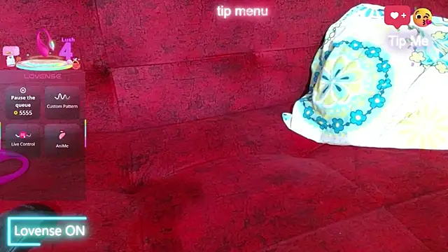 Snapshot of naomi_powel chatting on 1, 12, 2025 naomi powel online show from 1, 12, 2025