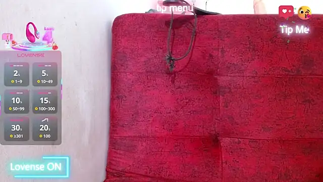 Snapshot of naomi_powel chatting on 2, 12, 2025 naomi powel online show from 2, 12, 2025