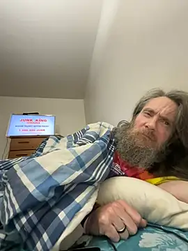 Snapshot of eager1975 chatting on 27, 3, 2026 eager1975 online show from 27, 3, 2026