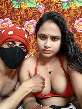 Seducing couple online show from 23, 12, 2025