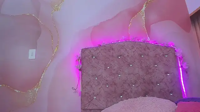 violet taylor  online show from 30, 3, 2026