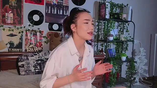 OdetteBiddy online show from 8, 11, 2025