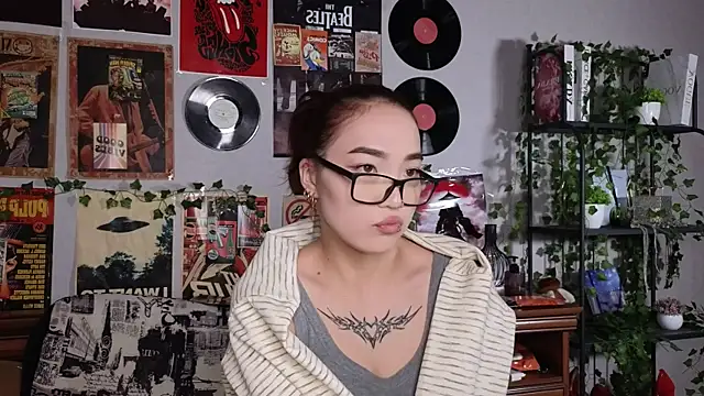 OdetteBiddy online show from 18, 11, 2025