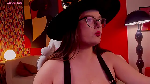 HelenDanvers online show from 23, 10, 2025