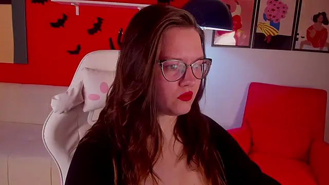 HelenDanvers online show from 26, 10, 2025