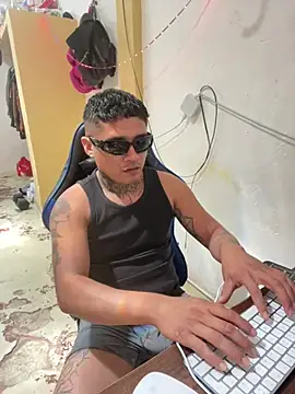 Snapshot of siilvestremx chatting on 3, 2, 2026 siilvestremx online show from 3, 2, 2026