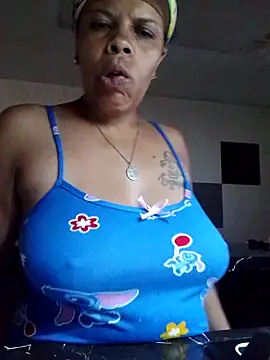 Snapshot of Esperanza_13 chatting on 6, 6, 2026 Esperanza 13 online show from 6, 6, 2026