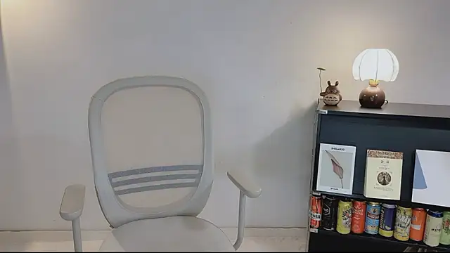 Snapshot of Onechestnut chatting on 22, 4, 2026 Onechestnut online show from 22, 4, 2026